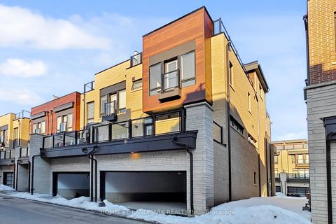 Photo 48 at 20 Credit Lane, Jefferson, Richmond Hill