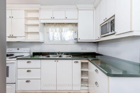 Photo 17 at 34 Kipling Place, Letitia Heights, Barrie