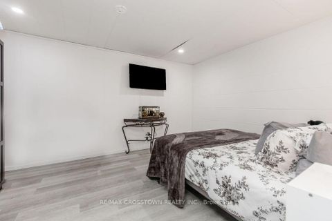 Photo 30 at 34 Kipling Place, Letitia Heights, Barrie