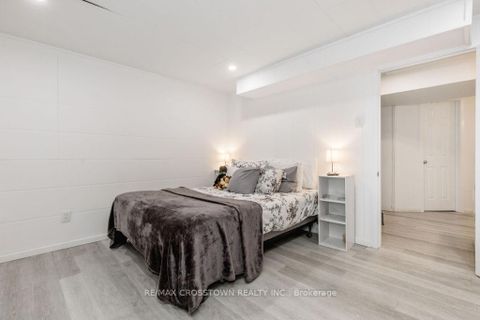 Photo 31 at 34 Kipling Place, Letitia Heights, Barrie