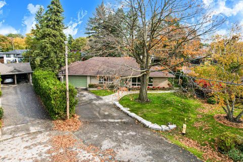 Photo 1 at 3 Twyford Court, Rosethorn, Toronto