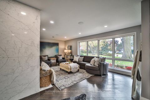 Photo 3 at 3 Twyford Court, Rosethorn, Toronto