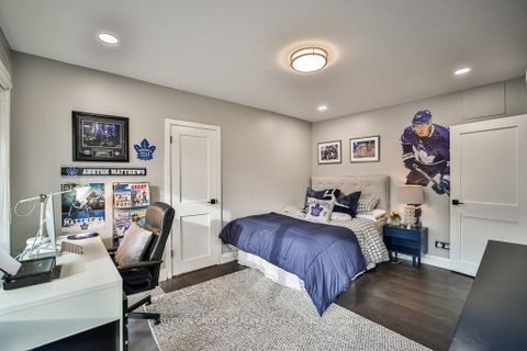 Photo 16 at 3 Twyford Court, Rosethorn, Toronto