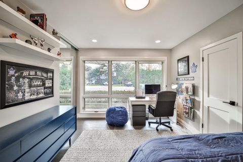 Photo 17 at 3 Twyford Court, Rosethorn, Toronto