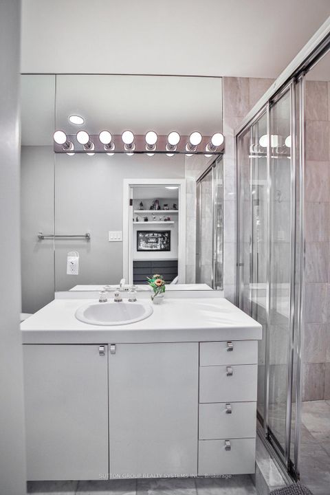 Photo 19 at 3 Twyford Court, Rosethorn, Toronto