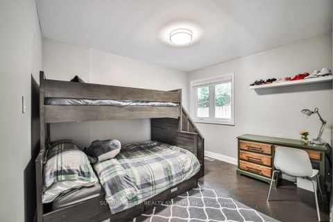 Photo 20 at 3 Twyford Court, Rosethorn, Toronto