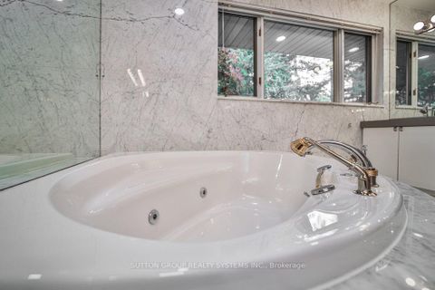 Photo 29 at 3 Twyford Court, Rosethorn, Toronto