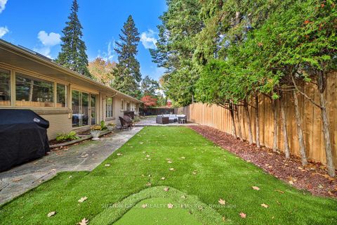 Photo 41 at 3 Twyford Court, Rosethorn, Toronto