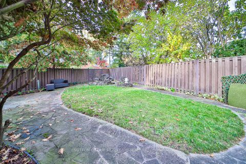 Photo 43 at 3 Twyford Court, Rosethorn, Toronto