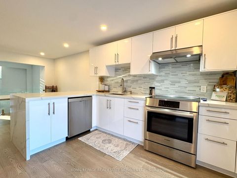 Photo 9 at 30 - 629 Rathburn Road, West Deane, Toronto
