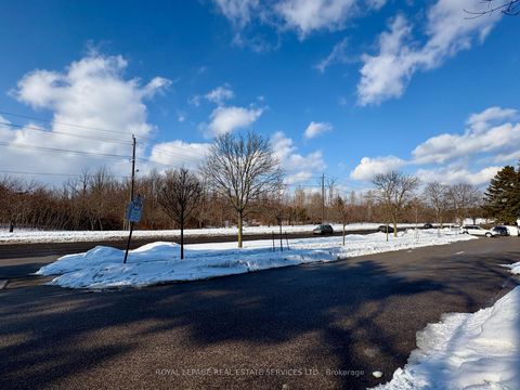 Photo 28 at 30 - 629 Rathburn Road, West Deane, Toronto