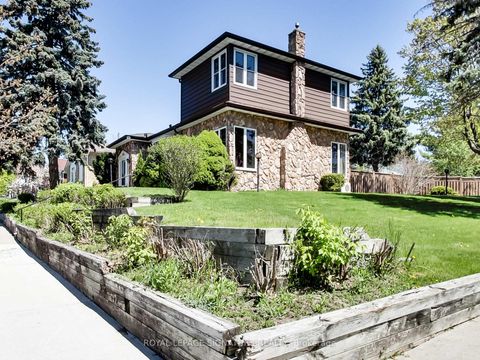 Photo 1 at 1 Kencliff Crescent, Bendale, Toronto