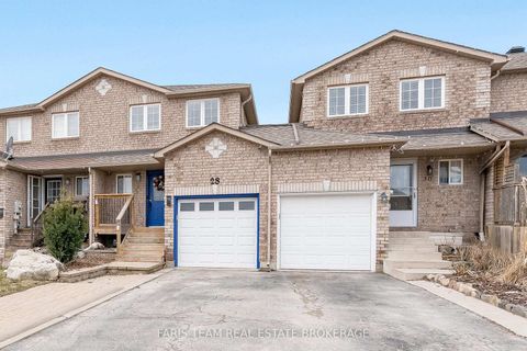Photo 1 at 28 Raymond Crescent, Painswick South, Barrie