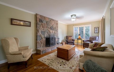 Photo 11 at 131 Torran Road, Islington Woods, Vaughan