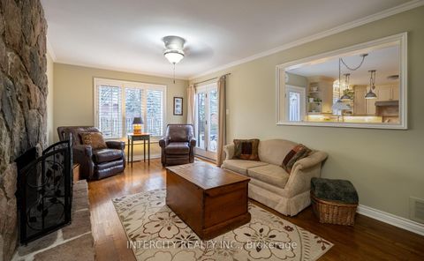 Photo 12 at 131 Torran Road, Islington Woods, Vaughan