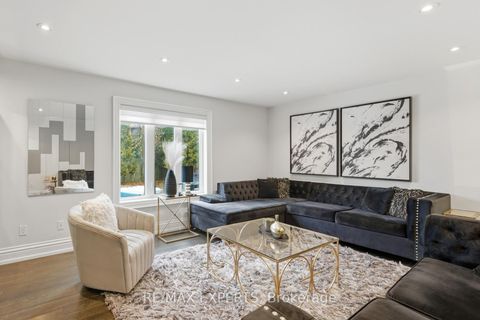 Photo 15 at 102 Kiloran Avenue, Islington Woods, Vaughan