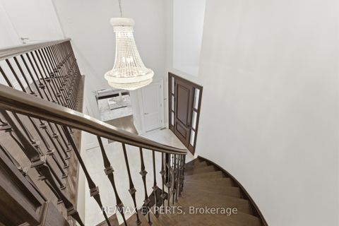 Photo 19 at 102 Kiloran Avenue, Islington Woods, Vaughan