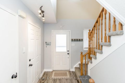 Photo 3 at 154 PICKETT Crescent, Painswick North, Barrie