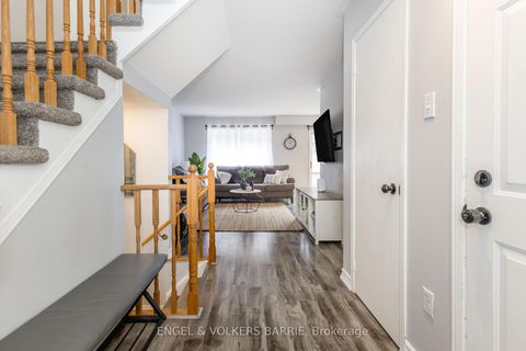 Photo 4 at 154 PICKETT Crescent, Painswick North, Barrie