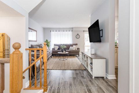 Photo 7 at 154 PICKETT Crescent, Painswick North, Barrie