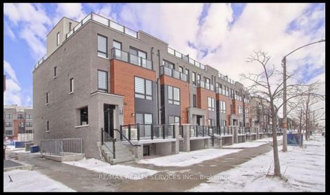 Photo 2 at 31 - 30 Liben Way, Malvern, Toronto