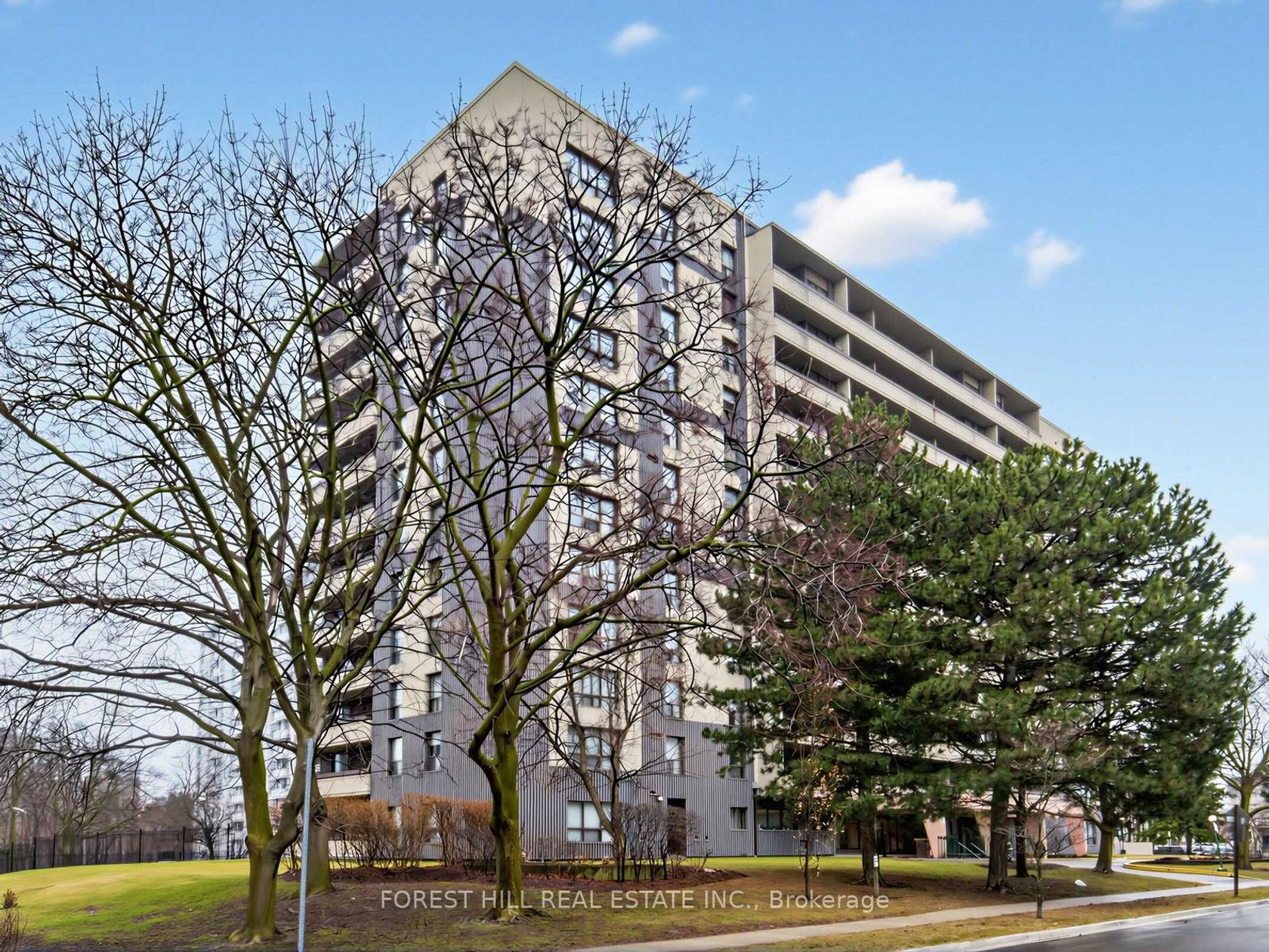 905 - 100 Canyon Avenue, Bathurst Manor, Toronto photo number 2