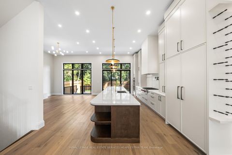 Photo 4 at 66 Parkhurst Boulevard, Leaside, Toronto