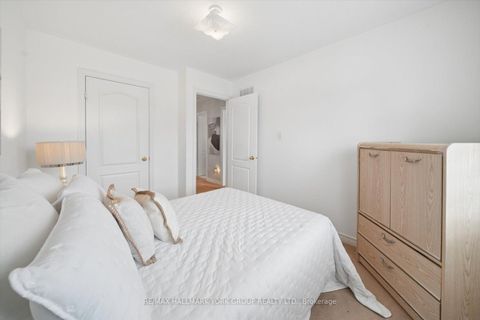 Photo 33 at 30 Jordanray Boulevard, Summerhill Estates, Newmarket