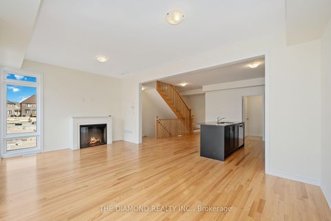 Photo 11 at 27 Gunton Street, Bayview Northeast, Aurora