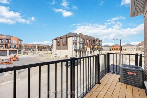 Photo 25 at 27 Gunton Street, Bayview Northeast, Aurora