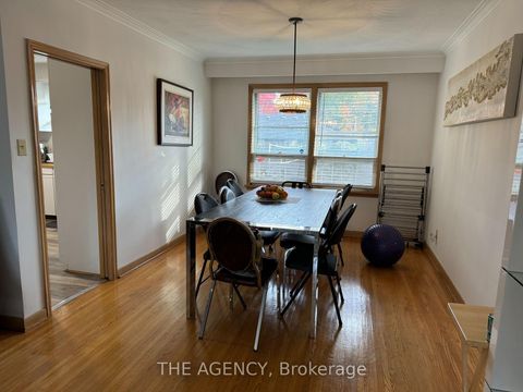 Photo 3 at 64 Farningham Crescent, Rosethorn, Toronto