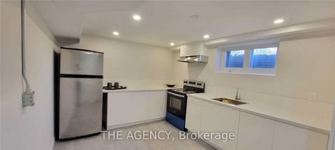 Photo 6 at 64 Farningham Crescent, Rosethorn, Toronto