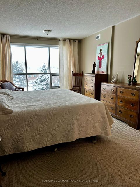 Photo 14 at 203 - 500 Mapleview Drive W, Holly, Barrie