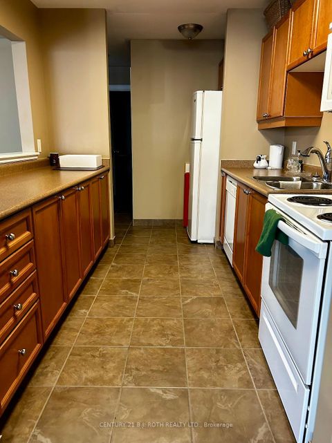 Photo 19 at 203 - 500 Mapleview Drive W, Holly, Barrie