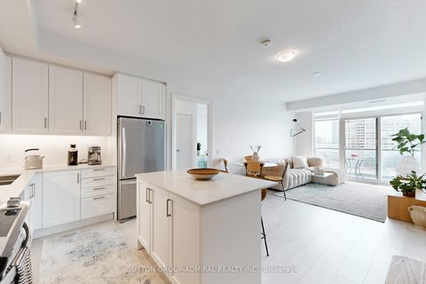 Photo 4 at 706 - 20 Gatineau Drive, Beverley Glen, Vaughan