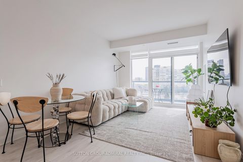 Photo 6 at 706 - 20 Gatineau Drive, Beverley Glen, Vaughan