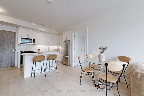 Photo 9 at 706 - 20 Gatineau Drive, Beverley Glen, Vaughan