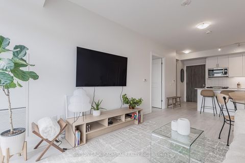 Photo 10 at 706 - 20 Gatineau Drive, Beverley Glen, Vaughan