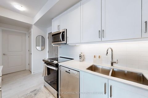 Photo 13 at 706 - 20 Gatineau Drive, Beverley Glen, Vaughan