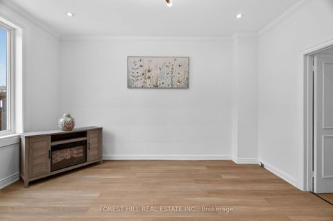 Photo 9 at 7 Ellsworth Avenue, Wychwood, Toronto