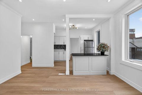 Photo 12 at 7 Ellsworth Avenue, Wychwood, Toronto