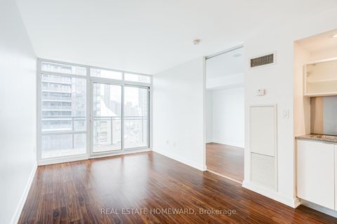 Photo 7 at 1916 - 4K Spadina Avenue, Waterfront Communities C1, Toronto