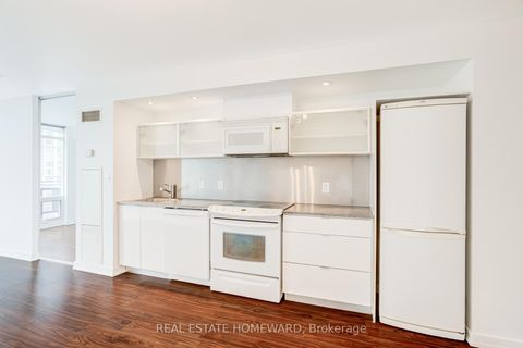 Photo 8 at 1916 - 4K Spadina Avenue, Waterfront Communities C1, Toronto