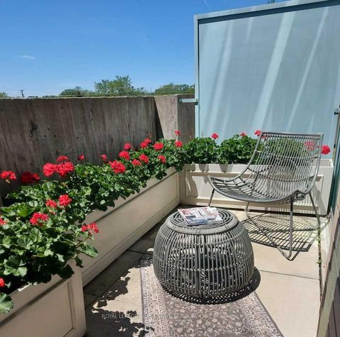 Photo 22 at 509 - 17 Michael Power Place, City Centre West, Toronto