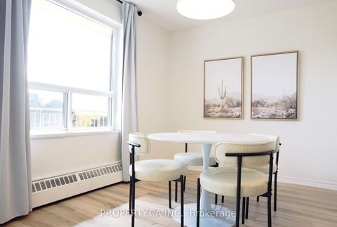 Photo 3 at 303 - 60 Gulliver Road, Amesbury, Toronto