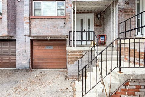 Photo 1 at 25 Candy Court Way, Newtonbrook West, Toronto