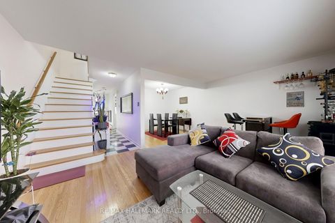 Photo 3 at 25 Candy Court Way, Newtonbrook West, Toronto