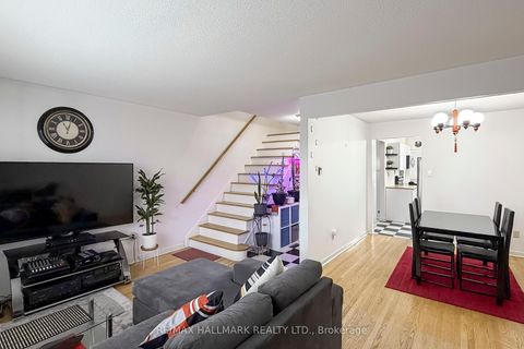 Photo 6 at 25 Candy Court Way, Newtonbrook West, Toronto