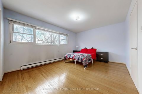 Photo 8 at 25 Candy Court Way, Newtonbrook West, Toronto
