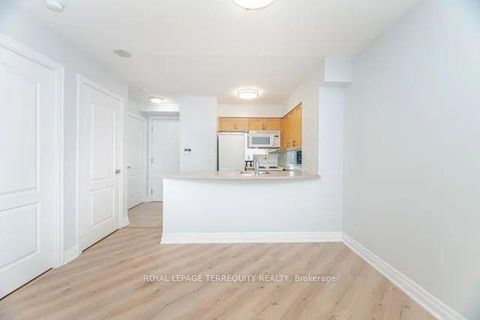 Photo 9 at 710 - 2121 LAKE SHORE Boulevard W, Mimico, Toronto